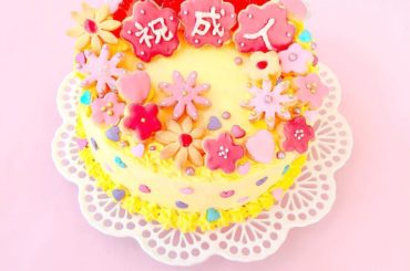 お姉ちゃんが新成人のお祝いケーキを作ってくれました﻿
﻿
私の振袖をイメージして﻿
﻿

嬉しい〜ありがとう﻿
﻿
﻿
#アイシングクッキー #手作りケーキ #...