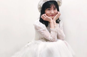 まっしろ〜
(どっち載せようか迷ってたから２つ載せちゃった！2枚目も見てほしい︎)
#白 #ドレス #みたいな #衣装 #7スキ #微笑みの瞬間...