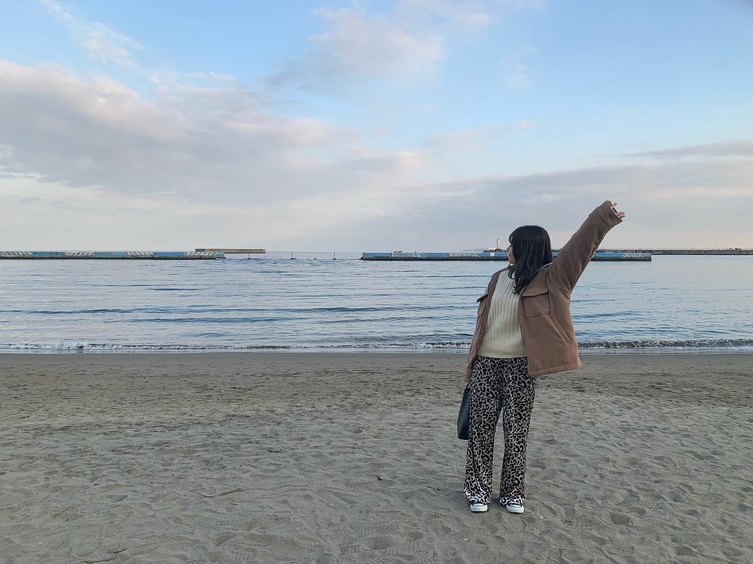 中西智代梨 冬の海 熱海 冬の海 は 思ったより 寒い Moe Zine
