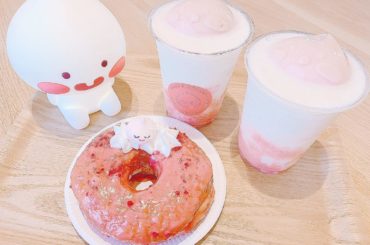 .
質問が沢山あったので！
.
ドーナツはイチゴ味です！
お店は私も調べたら凄く混んでるって書いてあったから覚悟して行ったら思っていたよりは混んでなくて、ほん...