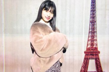 @lorealmakeup 
ポスターの中に自分がいるみたいな写真が撮れました
とってもオシャレで大人な空間…
この日はメイク薄めだったから赤リップが映えました...