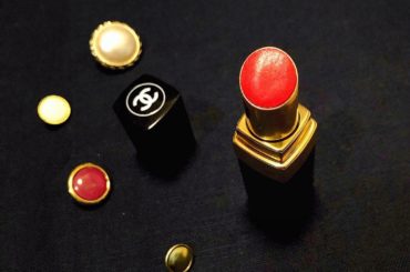 はじめまして。
*
*
初めてのCHANEL。。
塗ってもらった瞬間にこれだと
惚れ込んだ春のチェリーレッド。
*
*
CHANEL
rouge coco sh...