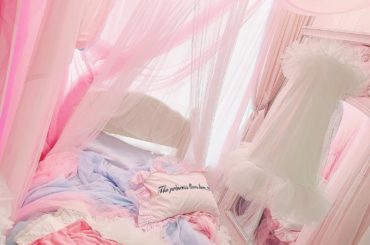 おはよう〜
.
可愛いベッドでずっと寝ていたい
.
素敵な夢が沢山見れそう
.
#なまいきリボンスタジオ #ベッドルーム #夢 #可愛い #ゆめかわいい...