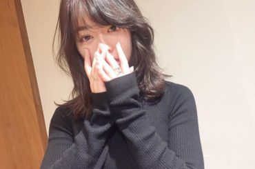 カラーチェンジ。
グレーに少し紫を入れてもらったマゼンタグレーです。
顔まわりの毛を多めに動かすスタイル、よくモデルさんがやってるのを見て憧れてたのでテンション...