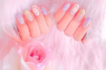 今のネイル﻿
﻿
﻿
春らしくパステルカラーにしたよ﻿
﻿
じーっと見るとお花とネコちゃんが﻿
﻿
﻿
﻿
#ネイル #春ネイル #marvelous #広尾 ...