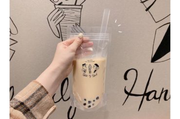 .
袋のタピオカ、初挑戦しました
.
@hold_by_hand というお店のです
タピオカがもちもちで大きかったぁ！！
.
#holdbyhand #タピオカ...