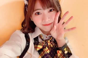 #AKB48 #チーム4#手をつなぎながら公演
オープニングの衣装 #
.
よく着させて頂いている衣装なんですが
劇場でしか着たことがなかったので
この間の撮...