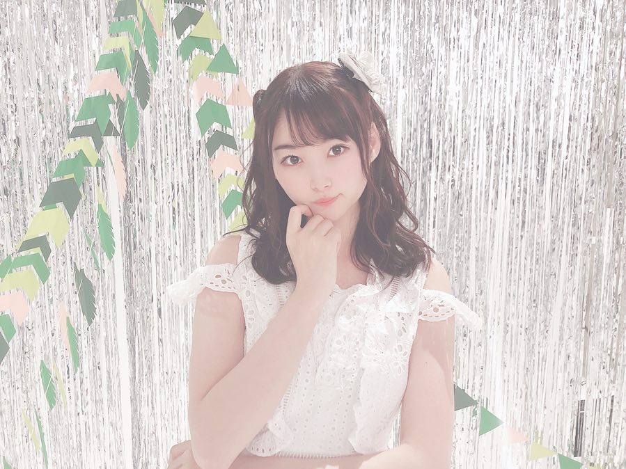 達家真姫宝 最近 ねじりハーフツインの髪型に ハマっています 普通のハーフツインは 中々しないけどこの髪型ならいつでも出来る 笑 Akb生写真 生写真getしてね Moe Zine