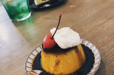 好みの。

最近はなぜかプリンをよく見かけて
食べてみたりしてます。
イタリアンな感じの硬めなプリンが好きです。

1枚目はプルプルなプリンで生クリームが好み。...