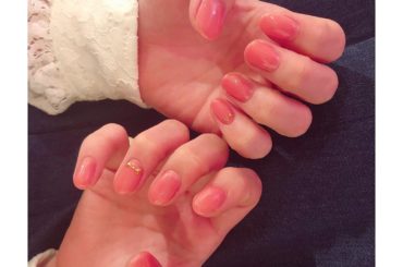 .
おnewのネイル︎
透明感のあるピンク可愛いし、
バランス的に悩んだけど
左手の小指にリボン付けたかった
わがままも叶えてもらいました
さぁ明日はフェス頑...