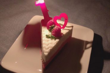 母の日なのでケーキ食べたよ～ ロウソクが1なのは令和1年って意味笑笑

#母の日  #いつもありがとう #だいすき 
#ケーキ #ラズベリー #いちご #おいし...