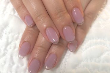 久しぶりのネイルアート
ネイルをしてないとすぐ折れちゃうやわやわな爪の為、全然長さがなかったので...スカルプで長さを出してもらい、インスタを見て気になっていた...