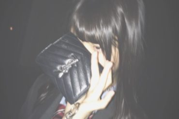 妹が撮ってくれた☻︎
・
・
・
#制服 #謎に #財布 
#妹 #三姉妹...