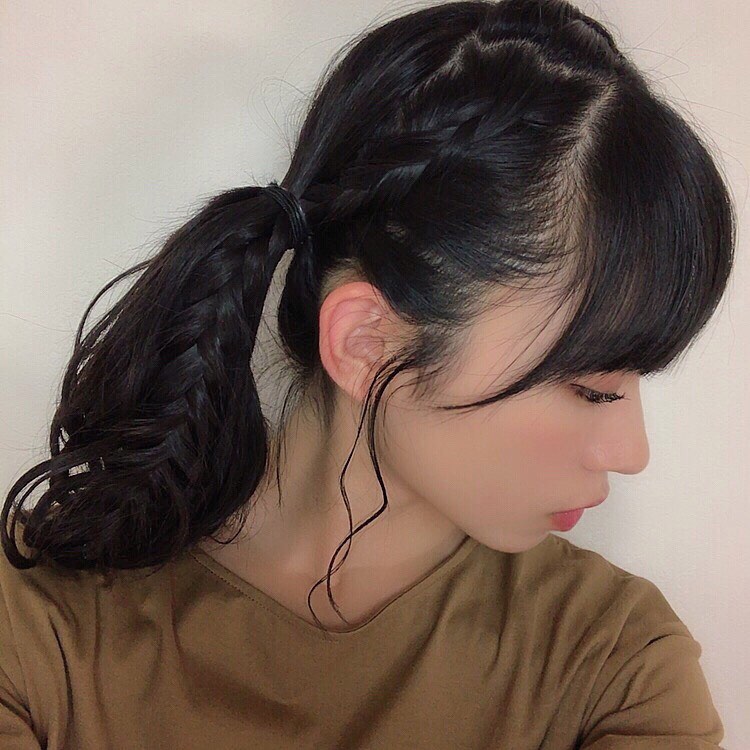 山内瑞葵 ୨୧ ୨୧ 撮影でした 新しい髪型して るんるんずっきーです ちょっとボサ子ちゃん ヘアアレンジ 編み込み サイドポニ Moe Zine