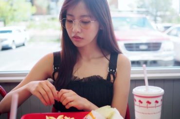 #マネージャー宮森カメラ 
食べてばっかりダメ。
時間見つけて @zarahabeauty へ。
店長の今井ちゃん指名^_^
ゴッドハンドだけでなく、対応も心地...