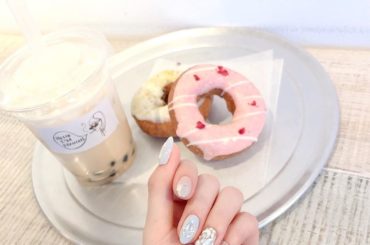 今のネイルが好評で嬉しい﻿
﻿
キラキラネイル﻿
﻿
﻿
﻿
﻿
#ネイル #ジェルネイル #marvelous ﻿
#広尾カフェ #CANVAS #ドーナツ ...