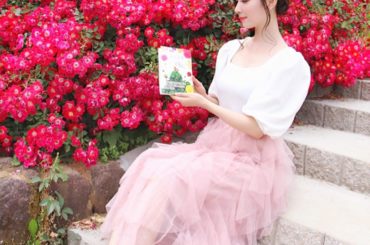 ﻿
﻿
昨年、葉菜桜花子さんによる﻿
『季節を彩る「はな言葉」-花とドレスと花言葉109』をご紹介しましたが、こちらはフラワーアレンジメント作品集がバージョンア...