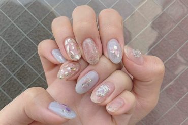 _
ジェルネイル
夏らしいネイルしたくて
くすんだパープルっぽい色と
クリアのキラキラネイルにしました︎
爪が涼しげ
今回も @chipieee_tokyo さ...