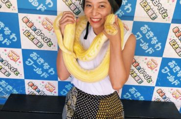 白ヘビ様可愛すぎる
白ヘビ様はとっても冷たくて、ザラザラしてるかと思いきやとぅるんとぅるん！
ペロペロってほっぺた舐めてくれてとおおおってもキュート美しい模様の...