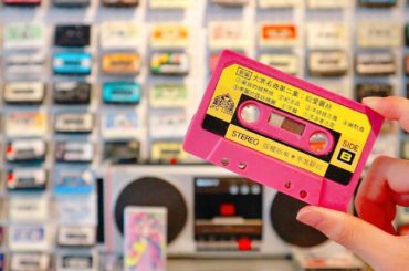 #カセットテープ #
.
台湾で唯一のカセットテープ専門店(兼カフェ)
ちょっと、子供の頃の記憶を思い出して。。。
.
.
小さい頃、よくカセットテープで
歴...