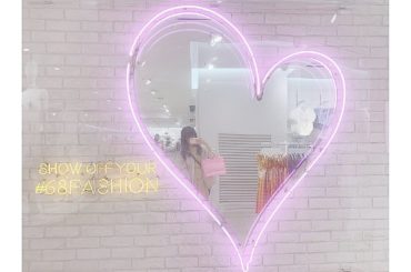 .
.｡o
.
おっ！なんか良さげな鏡〜！
と思って撮ったので載せときます笑
.
#韓国 #韓国旅行 # #明洞 #shopping #heart #Love ...