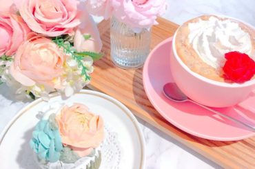 #lovinher で食べたケーキ﻿
﻿
﻿
#フラワーカップケーキ と #フラワーラテ﻿
可愛さと美味しさにビックリした〜﻿
﻿.
ここのカフェオススメNO....