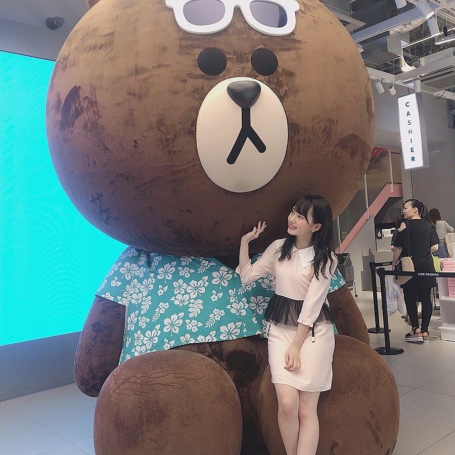前田彩佳 ブラウン お友達に写真撮って貰ったんだけど 人が沢山いて後ろに下がれなくて耳入らなかったんだって 細かいことは気にするな ワ Moe Zine
