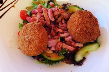 .

お昼ご飯
美味しい、、、 からのジェラート屋さん！
すごい種類、、、 からの海！！！
綺麗だ〜

これから撮影行ってきます！
日の入りが遅いからずっと撮れ...