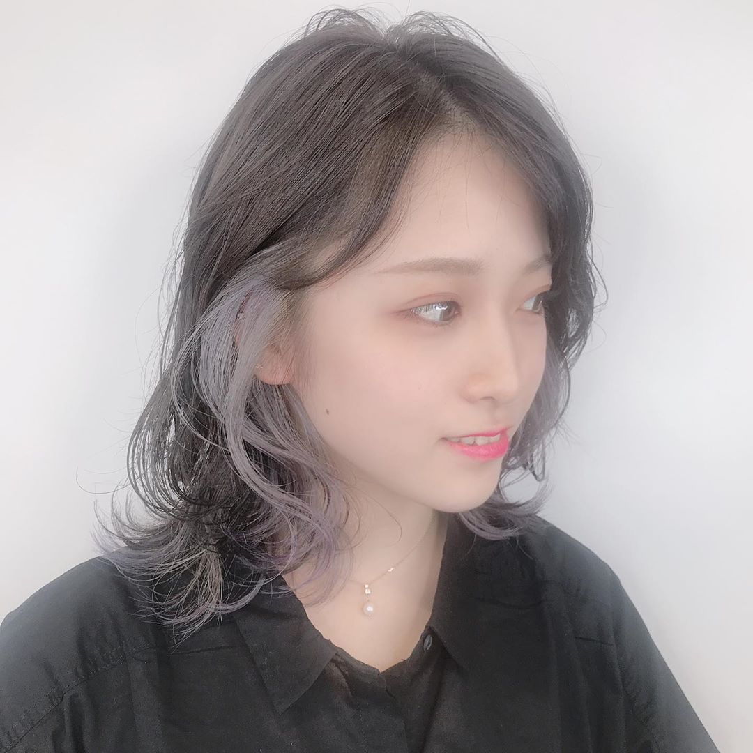 市川愛美 インナーカラーでグレー入れました いつもありがとうございます Abbey Kazuki 私は2回ブリーチしました この綺麗な色のままプリクラ撮り Moe Zine
