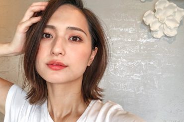 ﻿
﻿
ついにゲット〜！！﻿
ダイソンエアラップ！﻿
﻿
1枚目と2枚目は、5枚目のブラシのヘッドでスタイリングしました‍﻿
3枚目は最後の写真の...