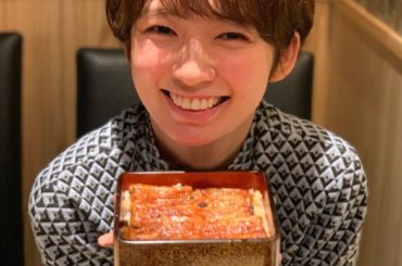 暑さにバテないように
鰻でチャージしました！！
鰻は関東風、関西風があって
関東は蒸してふわふわ
関西はしっかり焼くパリパリなんよね。
私は関西風かなー
皆さん...