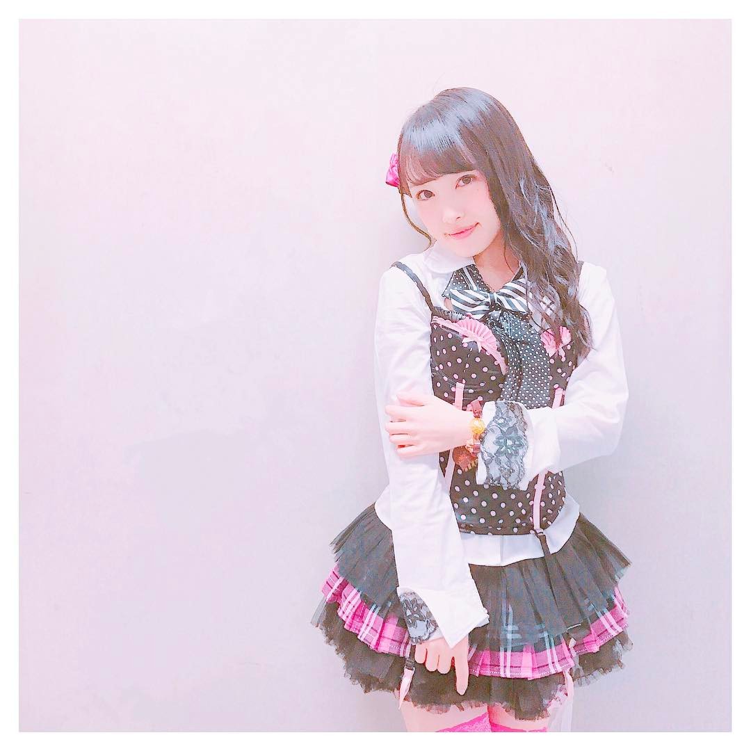 向井地美音 口移しのチョコレート Akb衣装 Moe Zine
