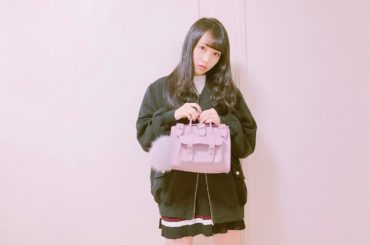*
ピンクに見えるかもだけど、実はパープルだよん
グレーのポンポンも可愛い♡
#grafea #bag #purple #gray...