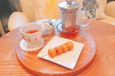 紅茶とお団子
意外と相性がいい
* * * * * * * * * * * * *
紅茶跟糰子
意外的很合
# # #おやつ #afternoontea...