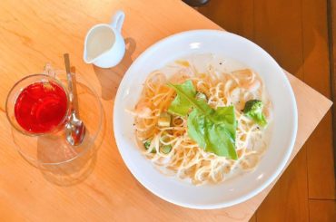 先週は高校時代の英語先生とごはん
久々会って、学生の時の話をして
懐かしいなぁ〜
卒業してからもう3年経って
本当にあっという間です
あっという間だけど、、、...