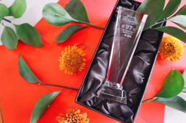 総選挙のトロフィー
名前を入れていただいて
手元に戻りました
.
改めて、総選挙でランクインさせていただいて
本当にありがとうございます
このトロフィーは私だ...