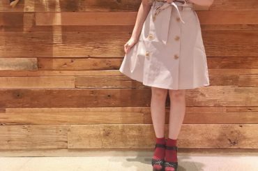 着回しやすいスカート
ちょっとガーリーちょっとカジュアルな感じ
そして大好きなトレンチ風デザイン
春も秋も似合いますね
これからよく着ます
* * * * *...