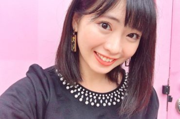 一昨日投稿した
CREEMAREのリップを使いました
握手会で最初から最後まで
色があまり落ちてなかったです
リップもチークも兼用で使えるから
大満足です
*...