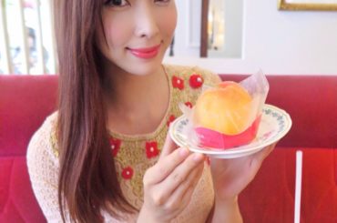 しゃもちゃんと銀座デート﻿
﻿
我らの愛する雪組カラーのポケットティッシュケースを手作りしてプレゼントしてくれたの﻿
ありがとう大切にします﻿（頼んでないのに花...