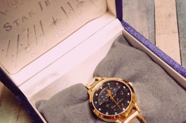 最近買ったお気に入りの時計 時間帯によって文字盤に
太陽や月が現れて
とっても可愛い。 #starjewelry
#腕時計...