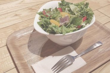 ・
・
@saladstopjp 
・
いただいた
ファンレターを読んで
ノートに書き写しながら
ゆったり過ごせました〜 
14時15時に行くと
お昼時から外れ...