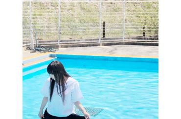 「文学少女の歌集」発売記念その4♪

プールの水は、まだ少し冷たかったです（笑）
.
.
.
.
.
.
.
. 「文学少女の歌集」
2019年7月10日（水）...