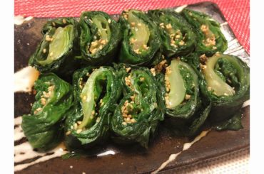 .
前ストーリーにのせた
レタスのお浸しの
作り方知りたい人多かったので
簡単に書きますね
.
レタス湯通ししてから冷水で冷やして
柔らかくなった葉っぱを広めに...