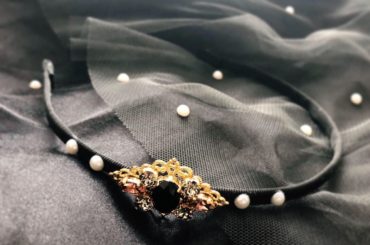 ジェット

真っ黒なビジューを真ん中に置いて
闇のテイストを出してみた
手作りカチューシャ。

カチューシャ初めて使ったかも…
*
*
*
#ハンドメイド #ハ...