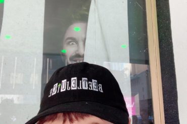 BEETLE JUICE観劇﻿
﻿
私が作品のキャップを買う時は、好きな作品だという証拠です笑。﻿
﻿
また面白いの観ちゃいました︎﻿
ティム・バートンの映画か...