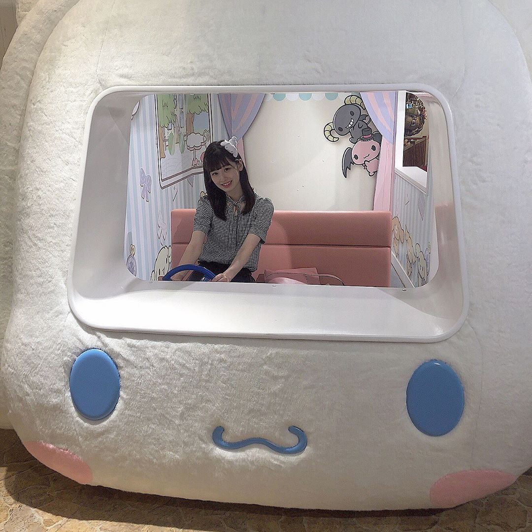 浅井七海 くるま 昨日のシナモンのしっぽの 正体はなんとシナモンの顔つきの車 笑 サンリオ ピューロランド シ Moe Zine