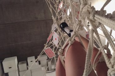 .
写真集「キラキラって輝く星はどこにあるの」の撮影の時の1枚。
.
この撮影は準備から完成まで本当にず〜〜〜っと楽しかった！
.
これがきっかけで、四方さん...