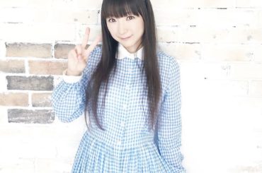.
夏休み記念その7♪

現在発売中の声優グランプリの鷹撮影時のオフショットです〜♪
まだありました（笑）
ピースで似てますが…（笑）

#堀江由衣 #yuih...