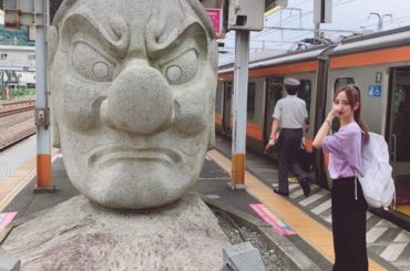 ・
・
高尾駅ホームにいる天狗様と
・
下山した後は京王高尾山温泉 極楽湯に入って新しいTシャツ（エーフィ）に着替えて帰りました〜
・
・
・
#高尾山
#山...
