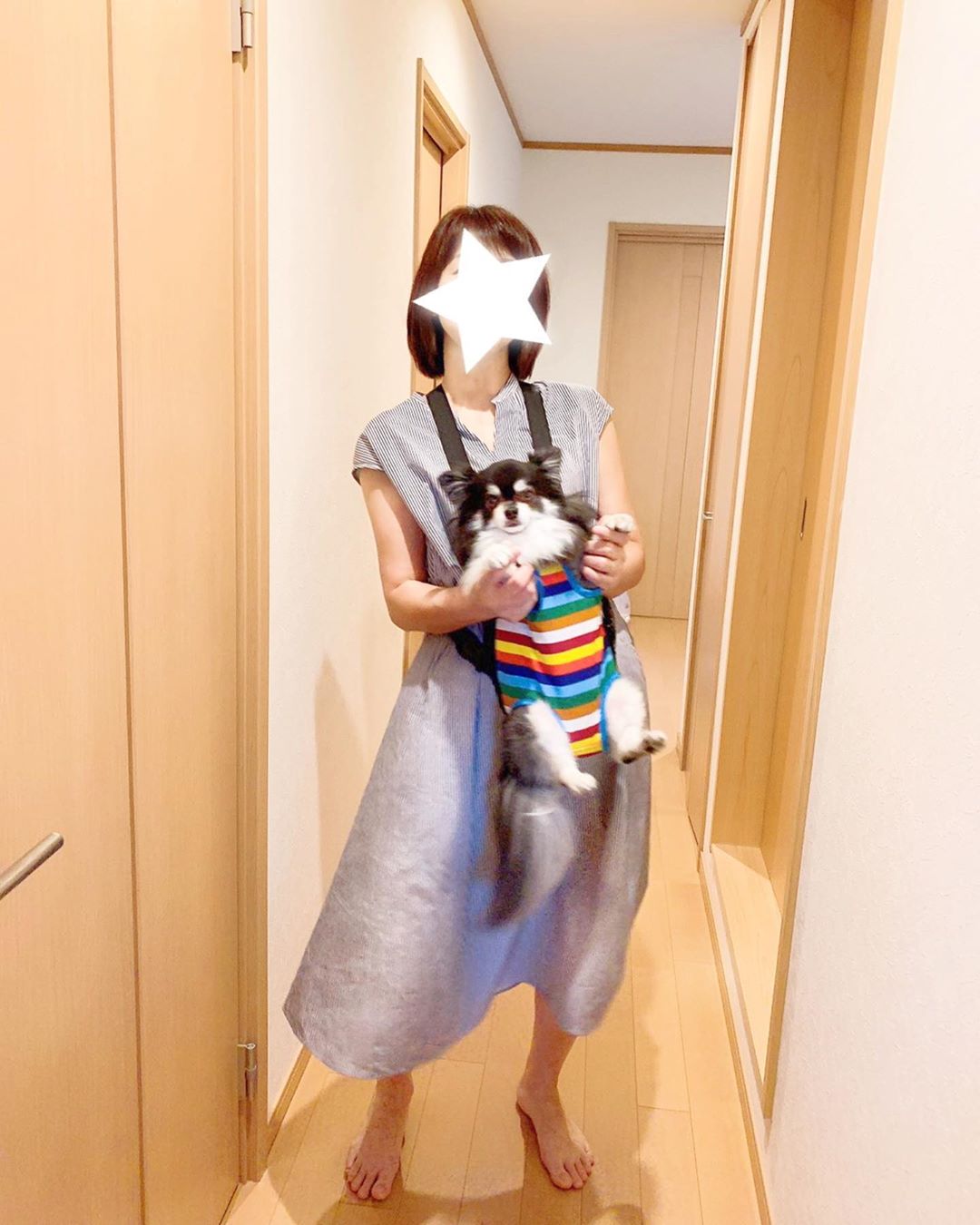 古賀哉子 18歳離れてる弟に 抱っこヒモをプレゼントしました ママに抱っこされてる 可愛いでしょ ティナ日記 すぐ噛みちぎる 愛犬 チワ Moe Zine